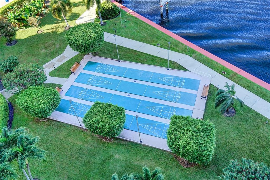 Coral Ridge Towers North - Residential