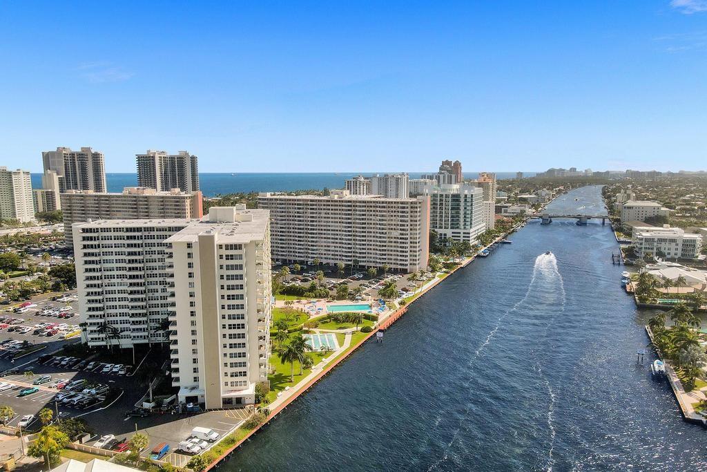 Coral Ridge Towers North - Residential