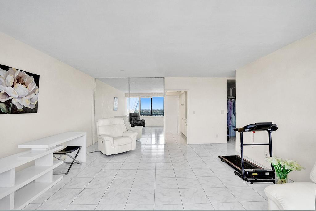 Coral Ridge Towers North - Residential