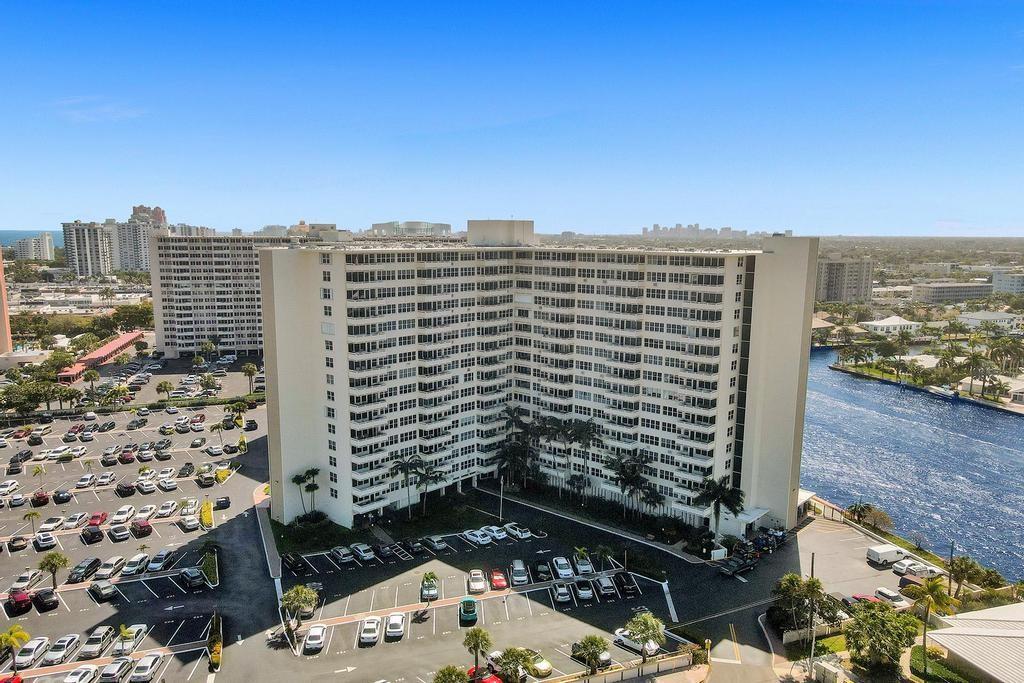 Coral Ridge Towers North - Residential