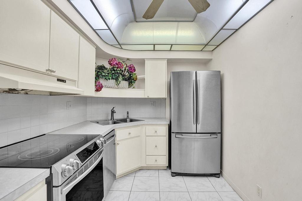 Coral Ridge Towers North - Residential