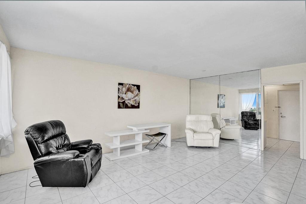 Coral Ridge Towers North - Residential