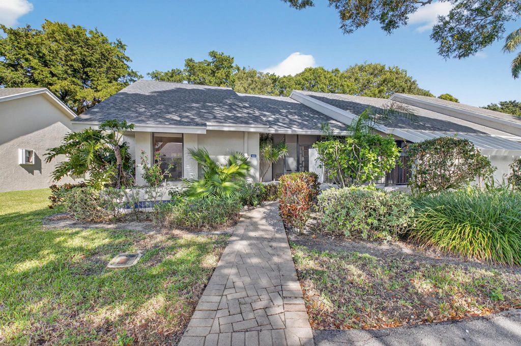 Photo of 10911 Lake Front Place, Boca Raton, FL 33498 (MLS # R11145887)