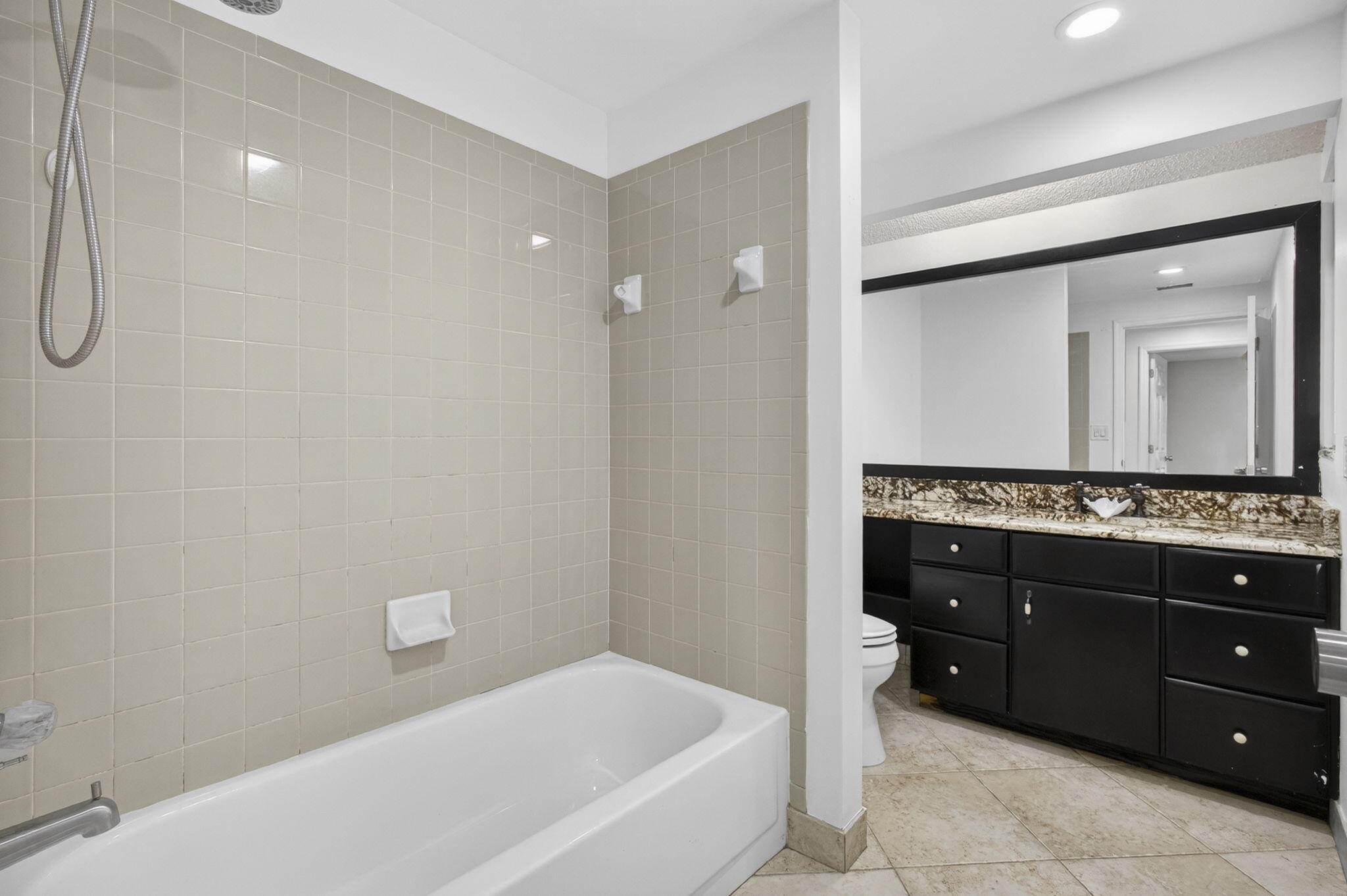 LE CHALET IV-B - Residential