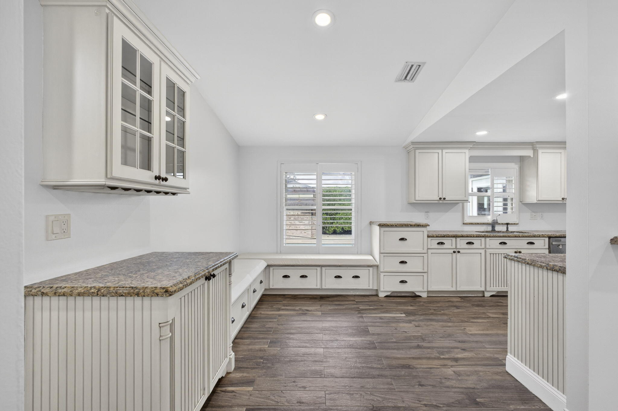 LE CHALET IV-B - Residential