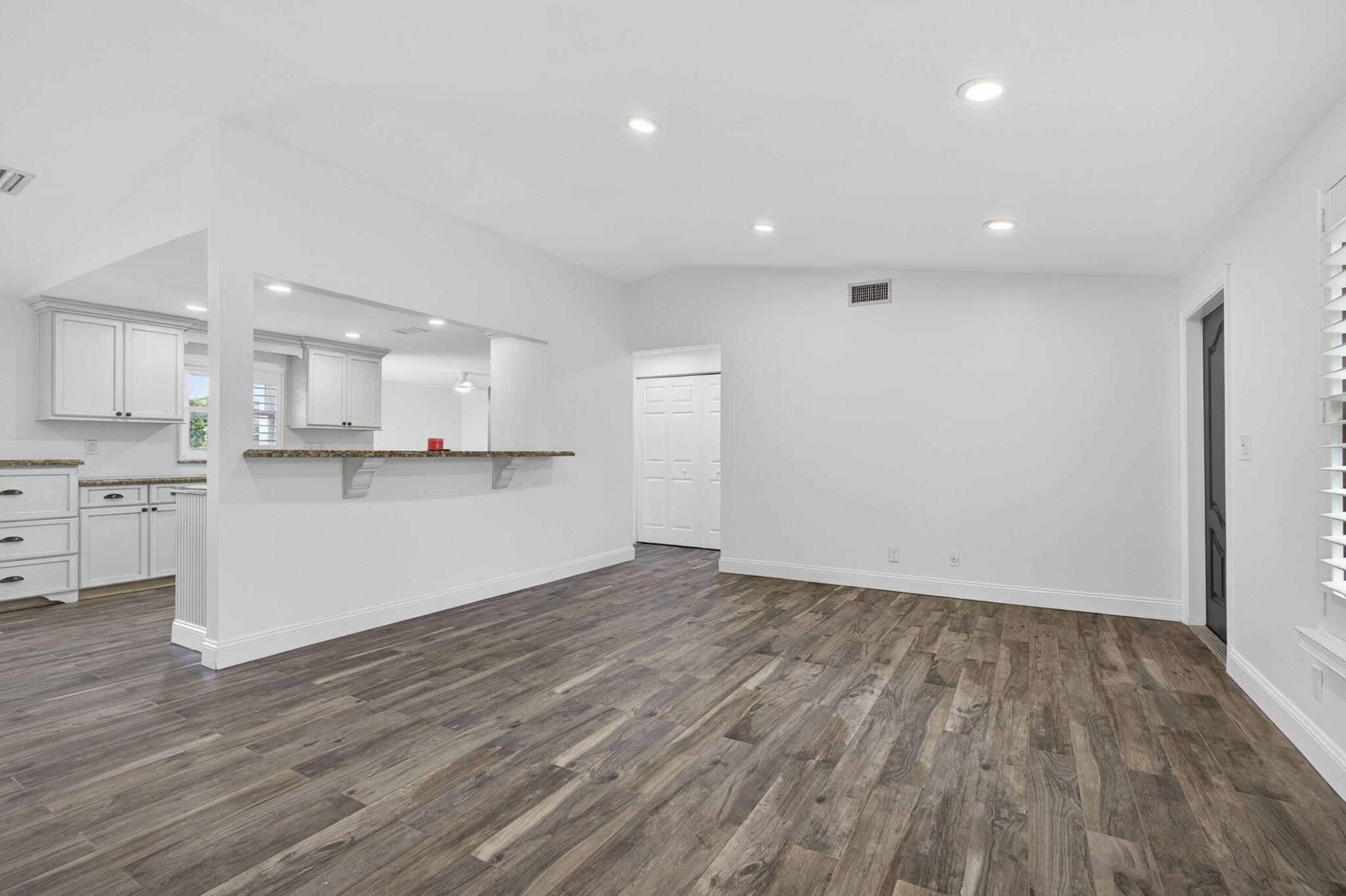 LE CHALET IV-B - Residential