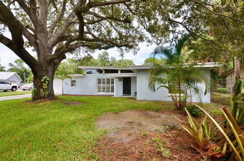Photo of 505 Coconut Avenue E, Port Saint Lucie, FL 34952 (MLS # R11118492)