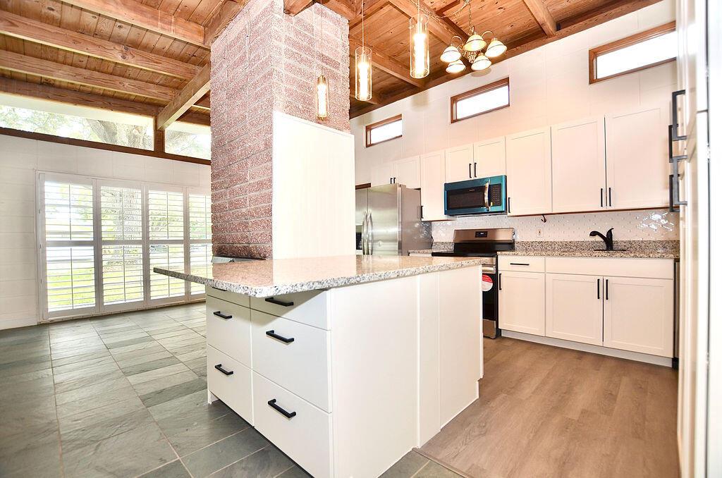 RIVER PARK UNIT 2 - Residential Lease