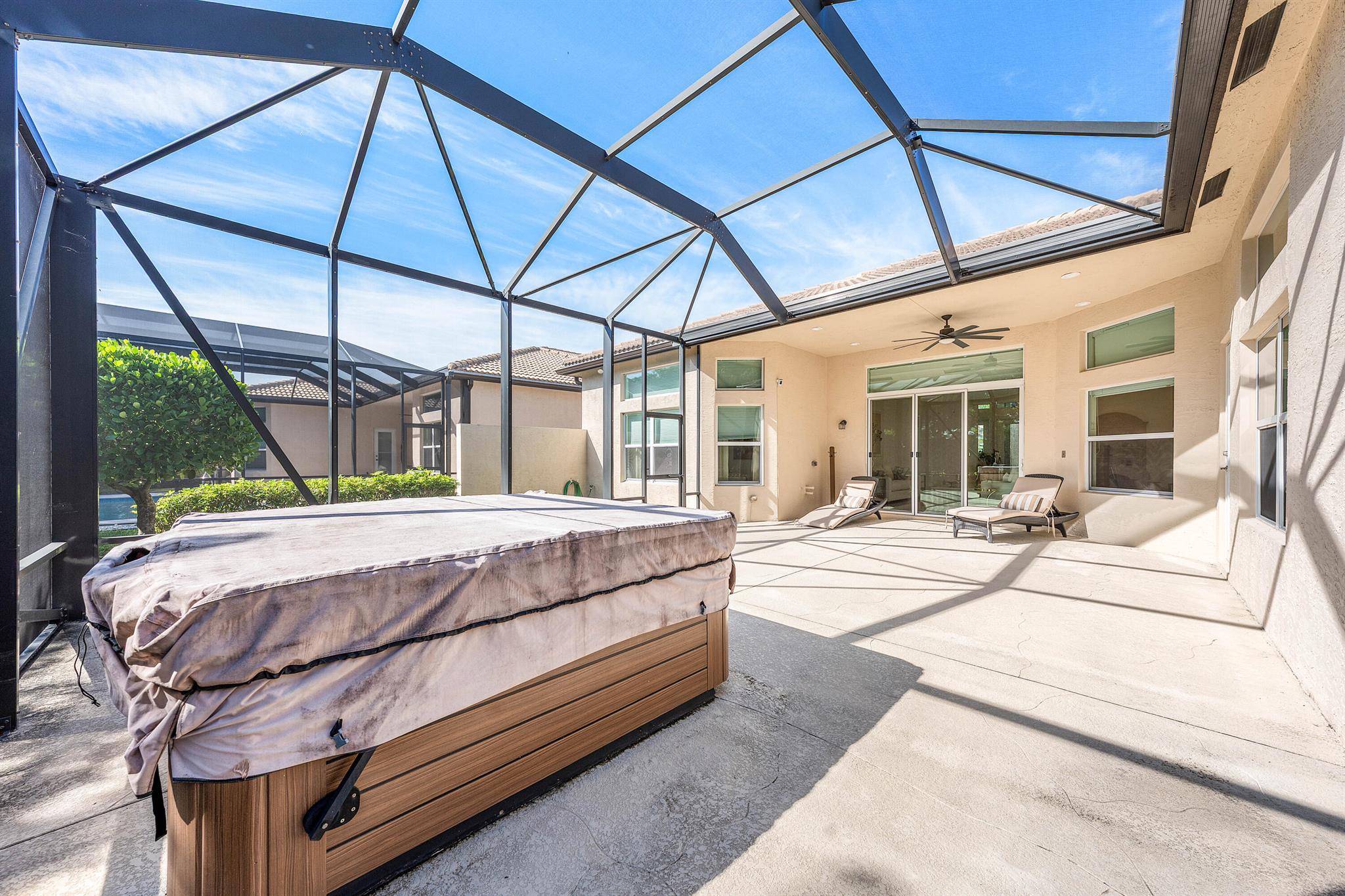 Valencia Cove - Residential