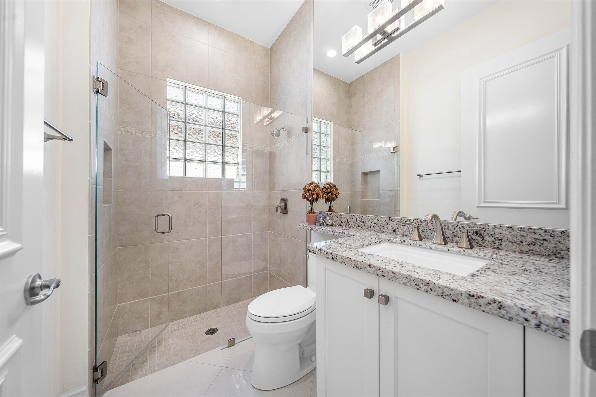 Valencia Cove - Residential