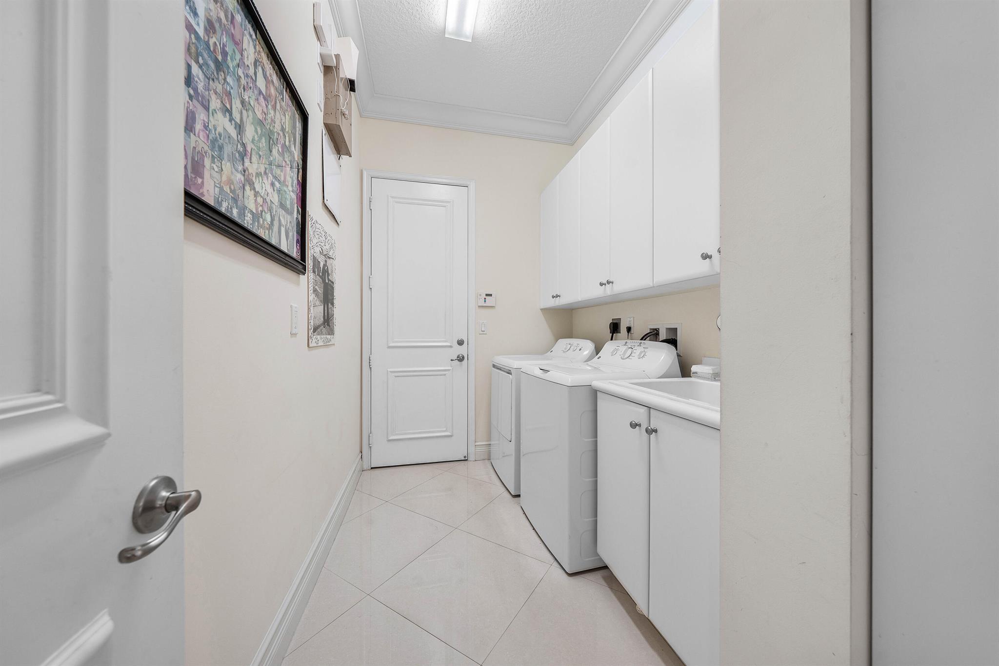 Valencia Cove - Residential