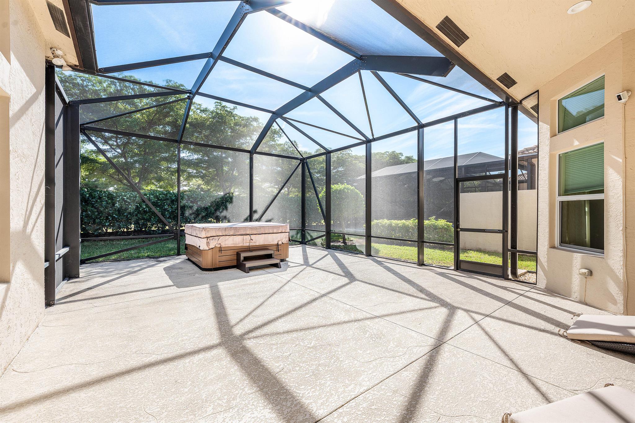 Valencia Cove - Residential