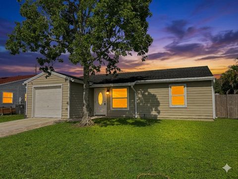 Photo of 5258 Canal Circle W, Lake Worth, FL 33467 (MLS # B26048737)