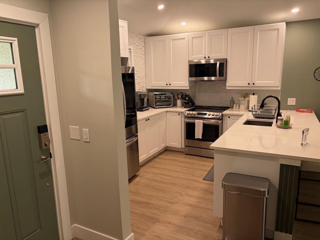 Photo of 202 Club Drive, Palm Beach Gardens, FL 33418 (MLS # R11146825)