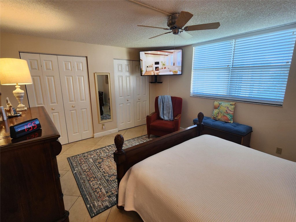 Meadowbrook Lakes View - Residential