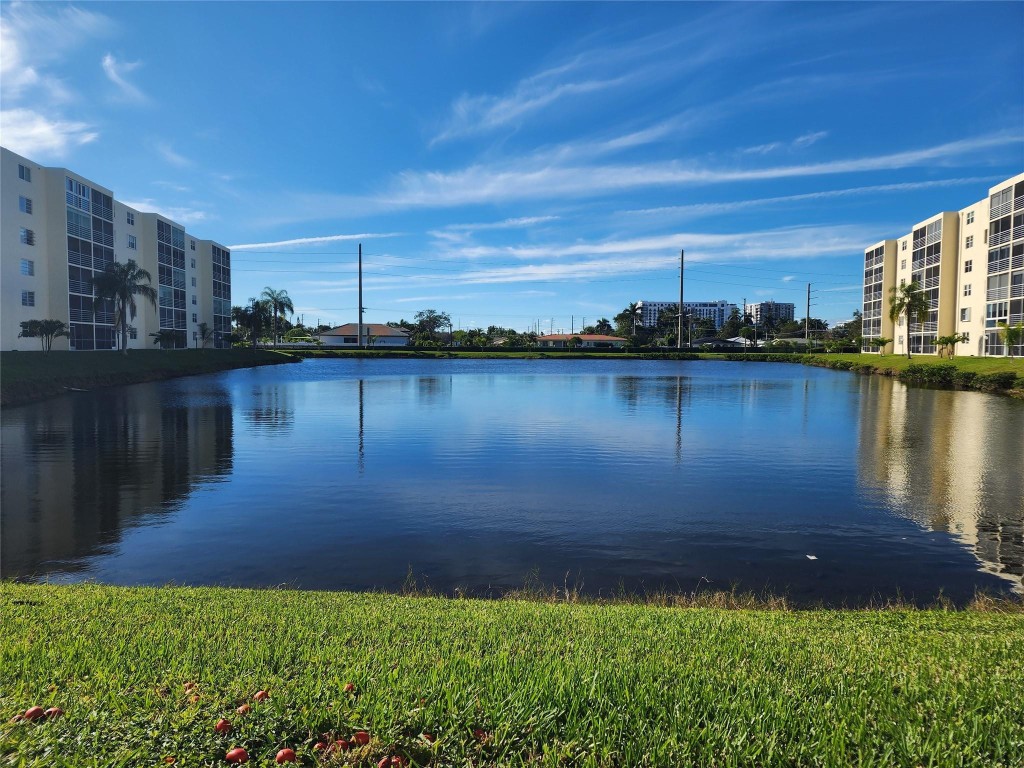 Meadowbrook Lakes View - Residential