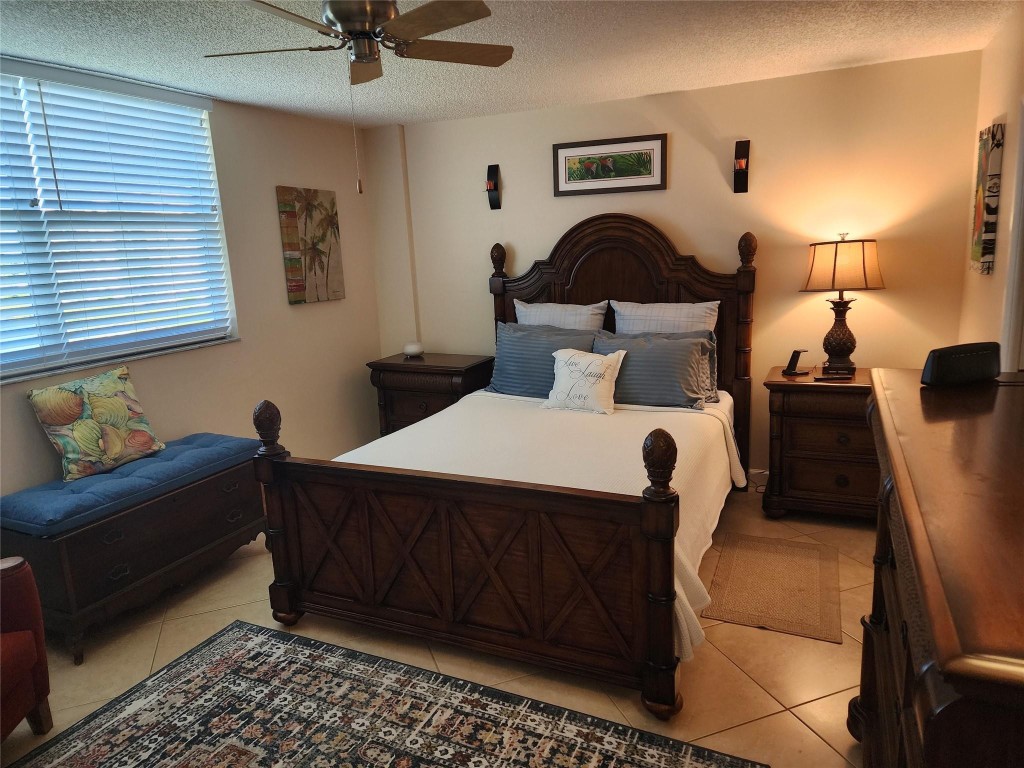 Meadowbrook Lakes View - Residential