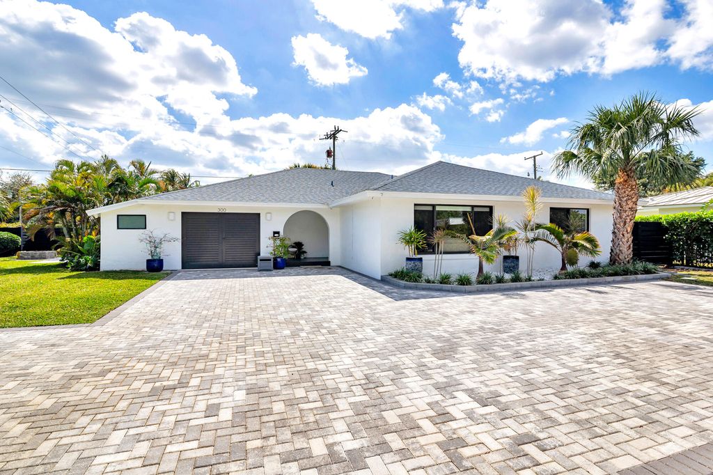 Photo of 300 Edmor Road, West Palm Beach, FL 33405 (MLS # R11164503)