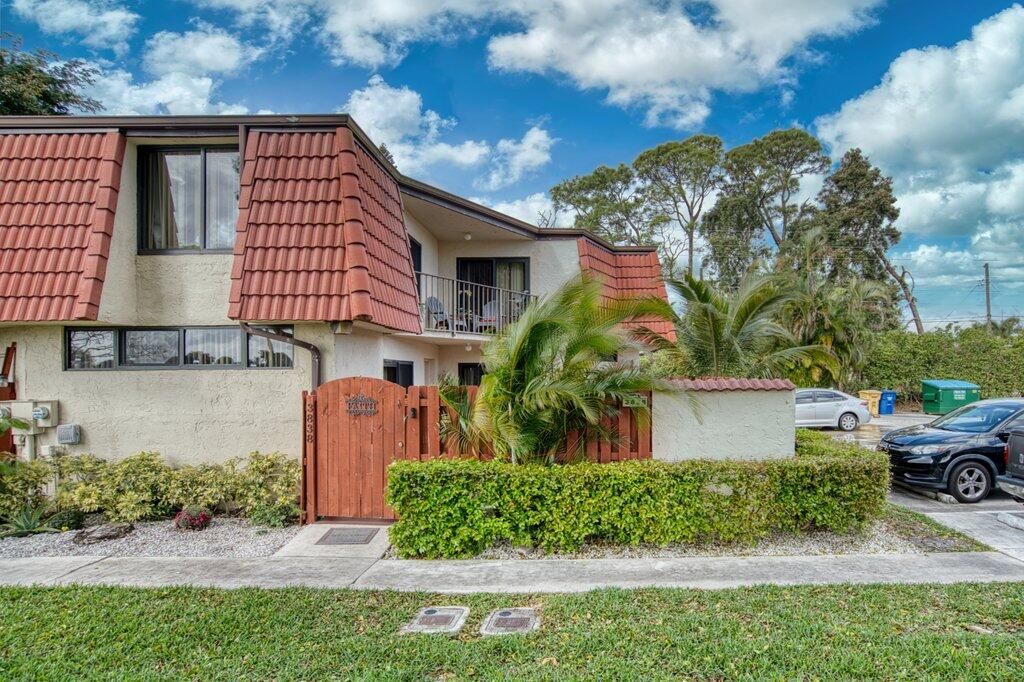 Photo of 3838 Victoria Drive, West Palm Beach, FL 33406 (MLS # R11169933)