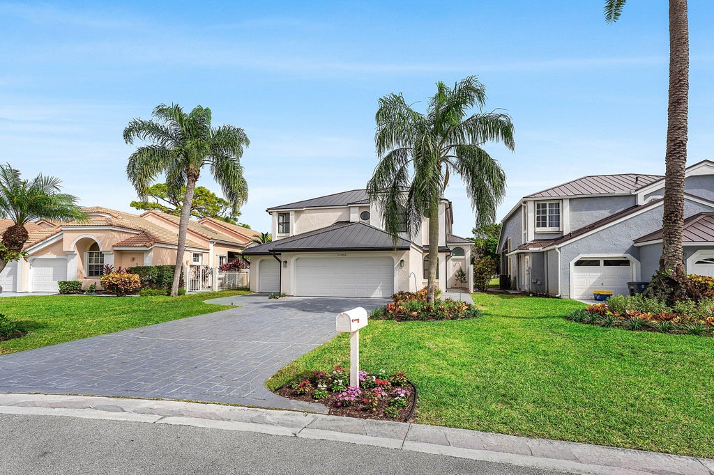 Photo of 12866 TOUCHSTONE Place, Palm Beach Gardens, FL 33418 (MLS # B26093953)