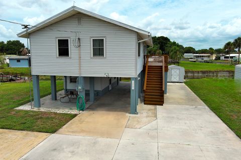 Property photo of 1065 Peach Lane, Okeechobee, FL 34974