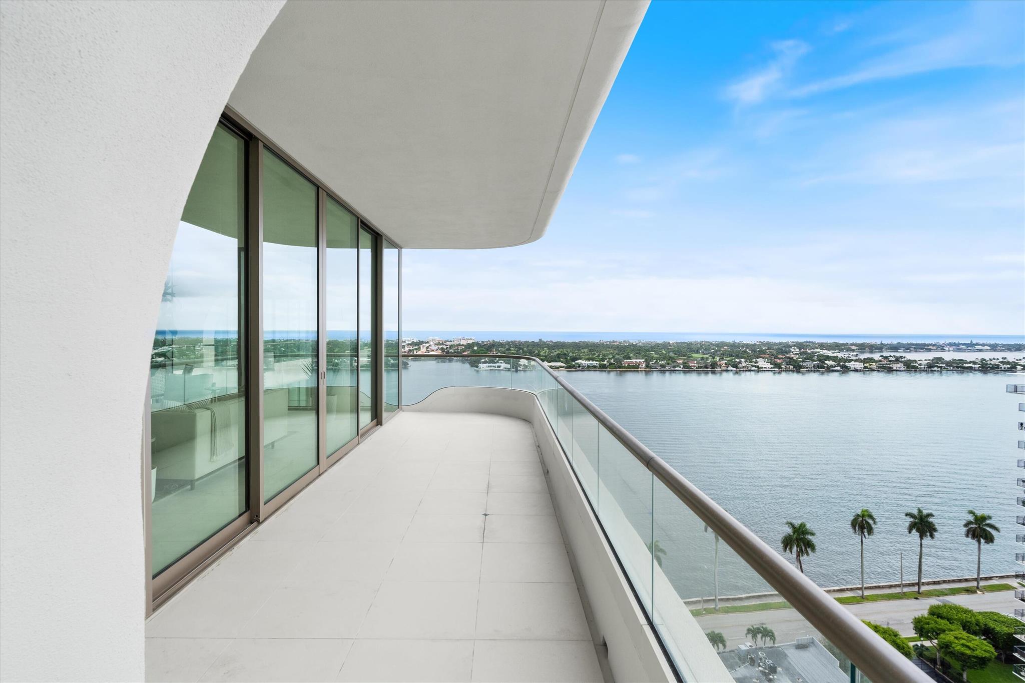 La Clara - Residential