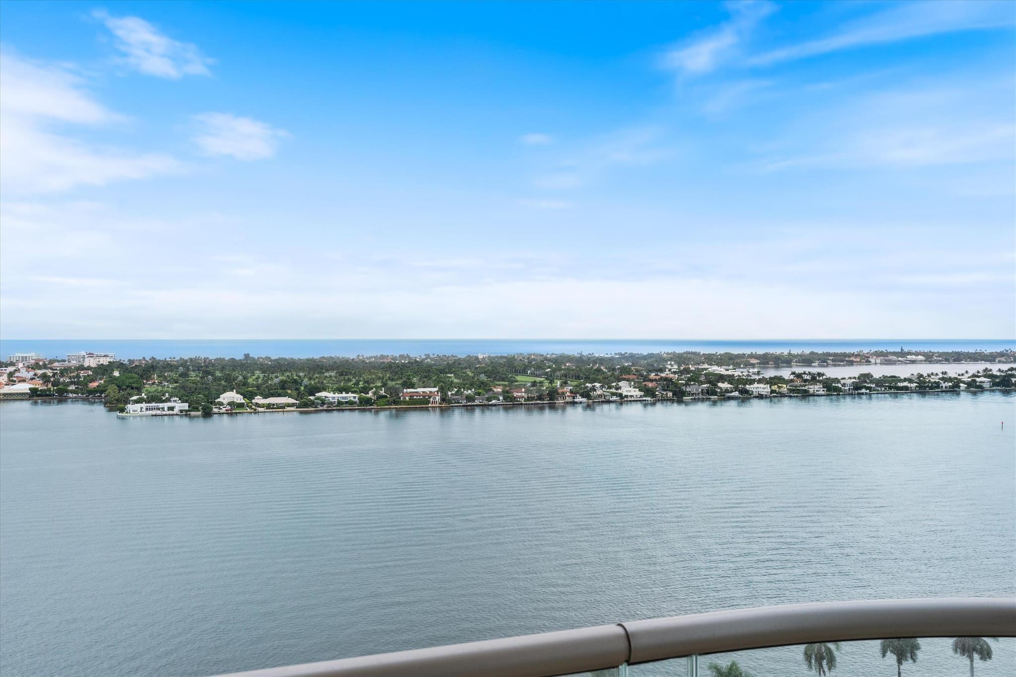 La Clara - Residential