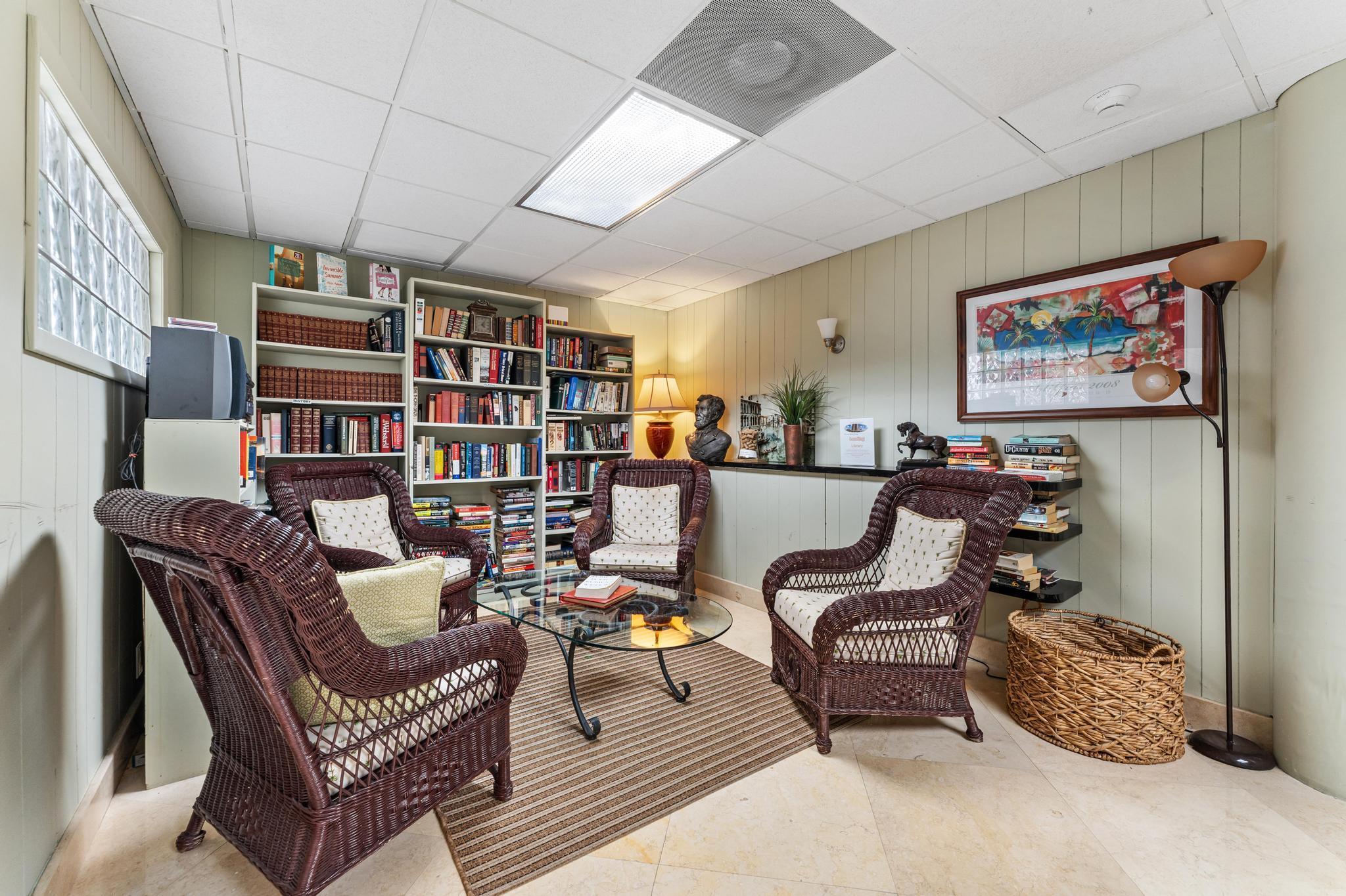 PALM BEACH HOUSE CONDO - Residential Lease