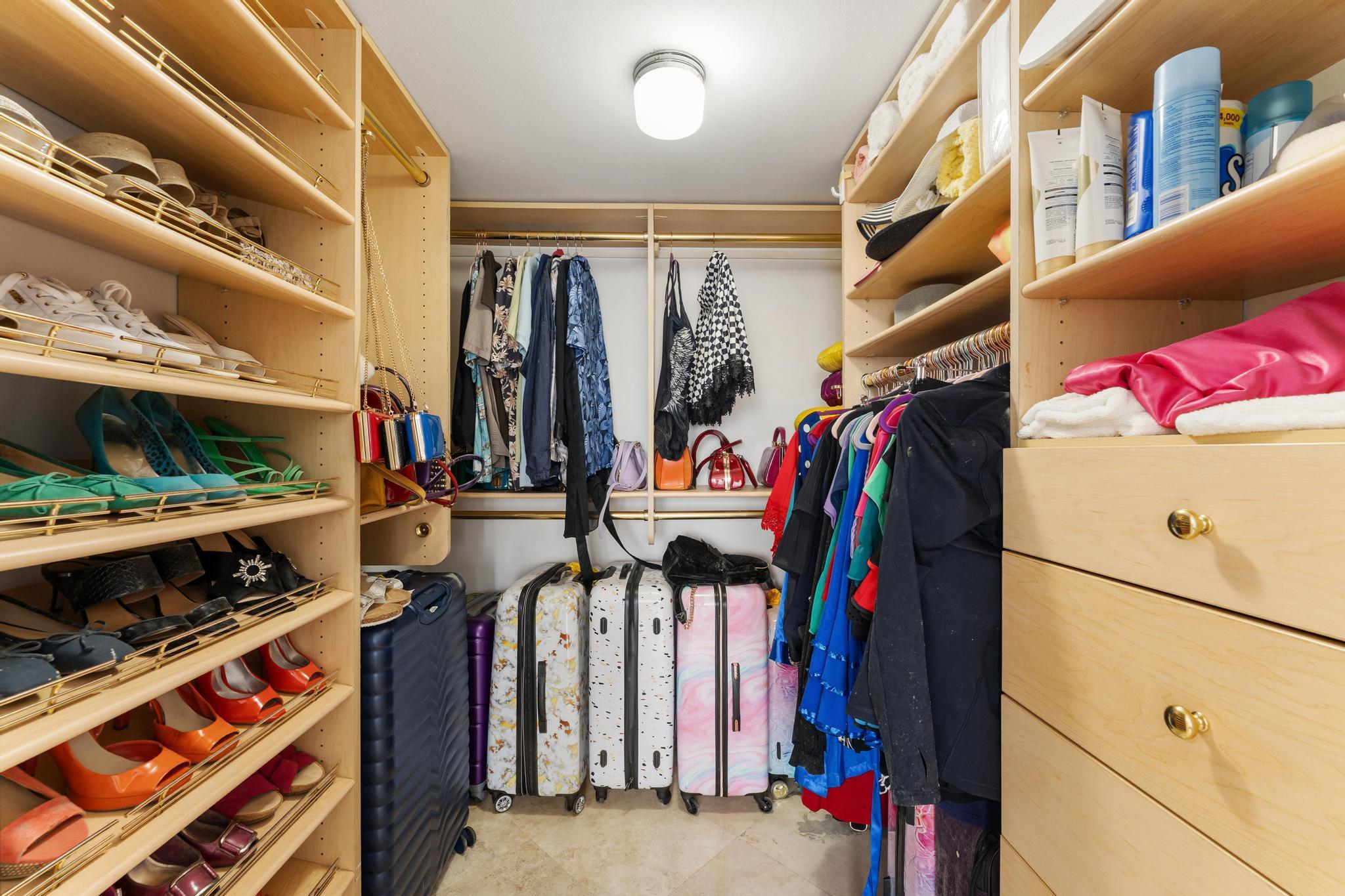 PALM BEACH HOUSE CONDO - Residential Lease