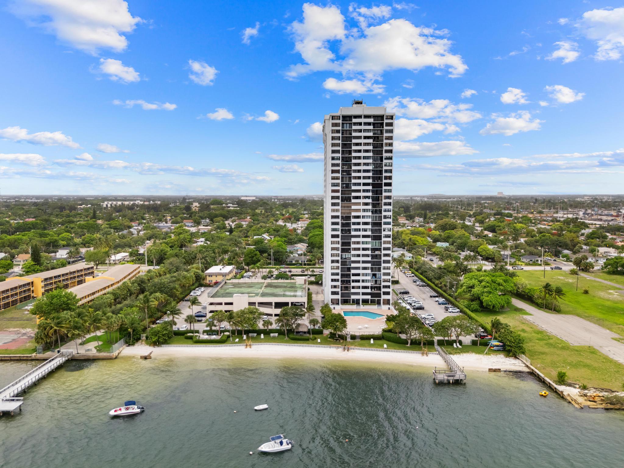 PALM BEACH HOUSE CONDO - Residential Lease