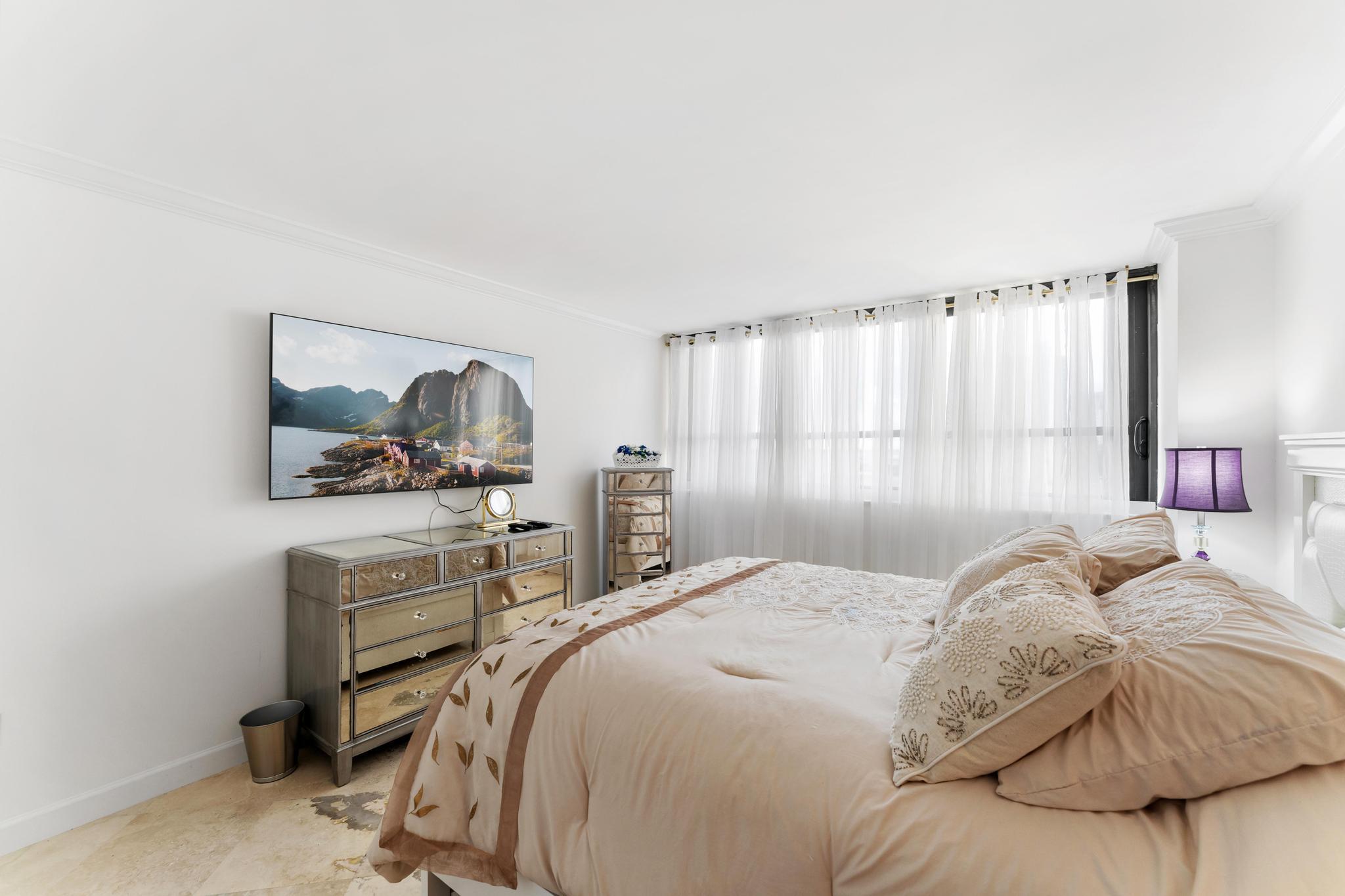 PALM BEACH HOUSE CONDO - Residential Lease