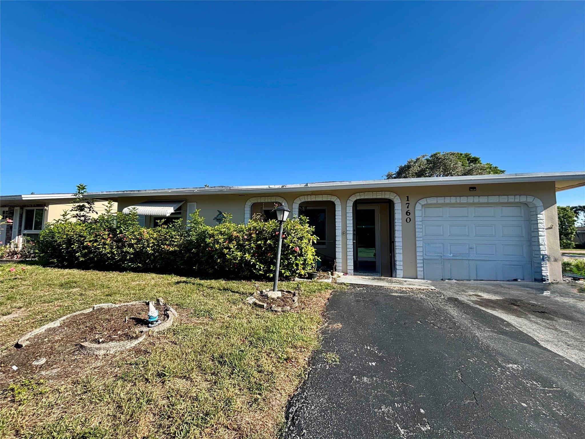 1760 NW 49th St