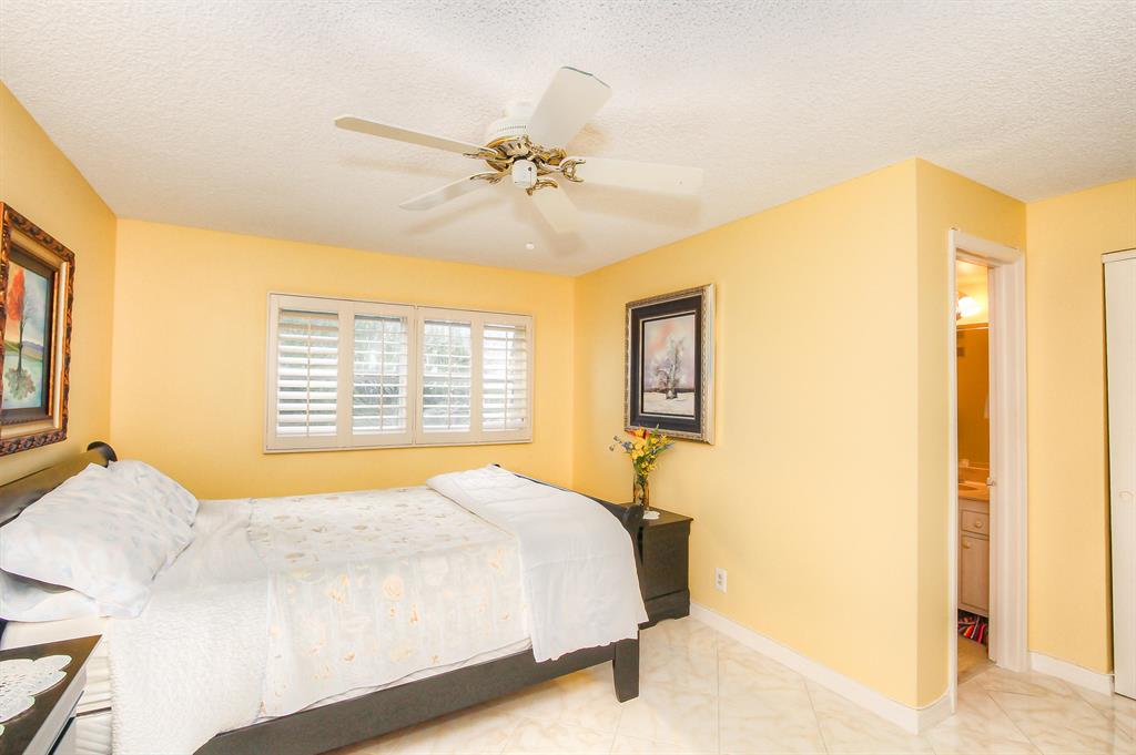 VILLAGE ROYALE GREENHILL CONDO - Residential