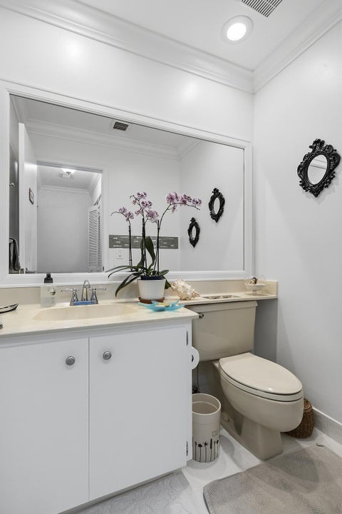 Tiny photo for 5803 Fox Hollow Drive #B, Boca Raton, FL 33486 (MLS # B26090696)