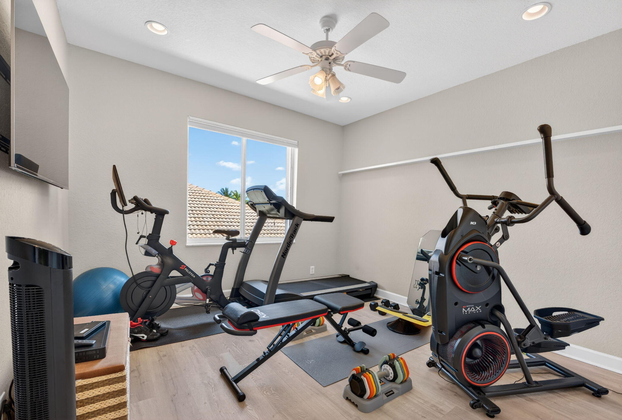 WYNDHAM LAKES WEST - Residential