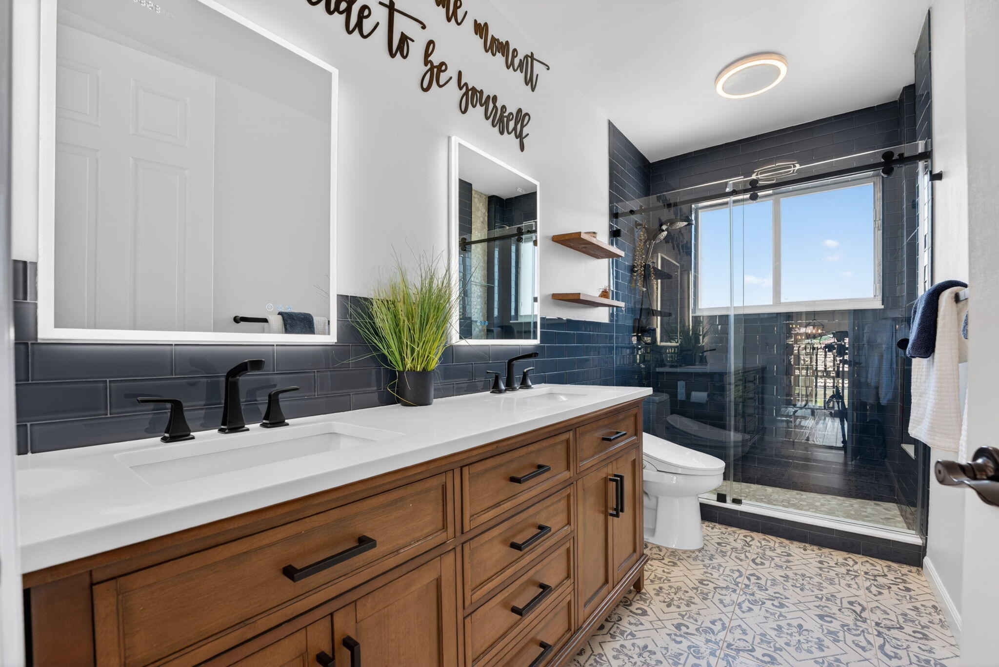 WYNDHAM LAKES WEST - Residential