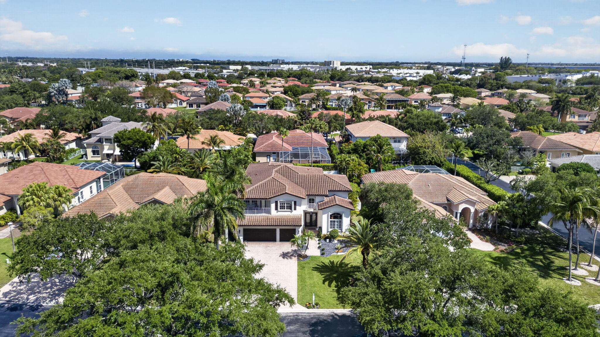 WYNDHAM LAKES WEST - Residential