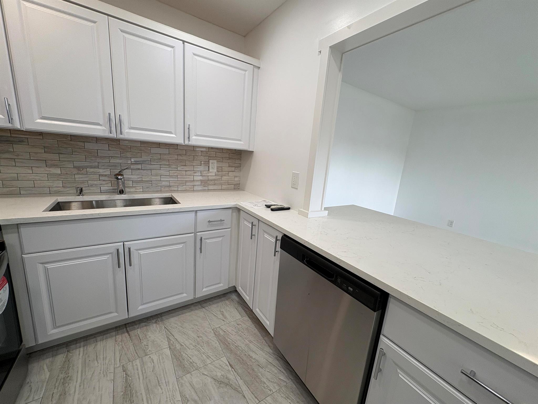 CENTURY VILLAGE / NORWICH - Residential Lease