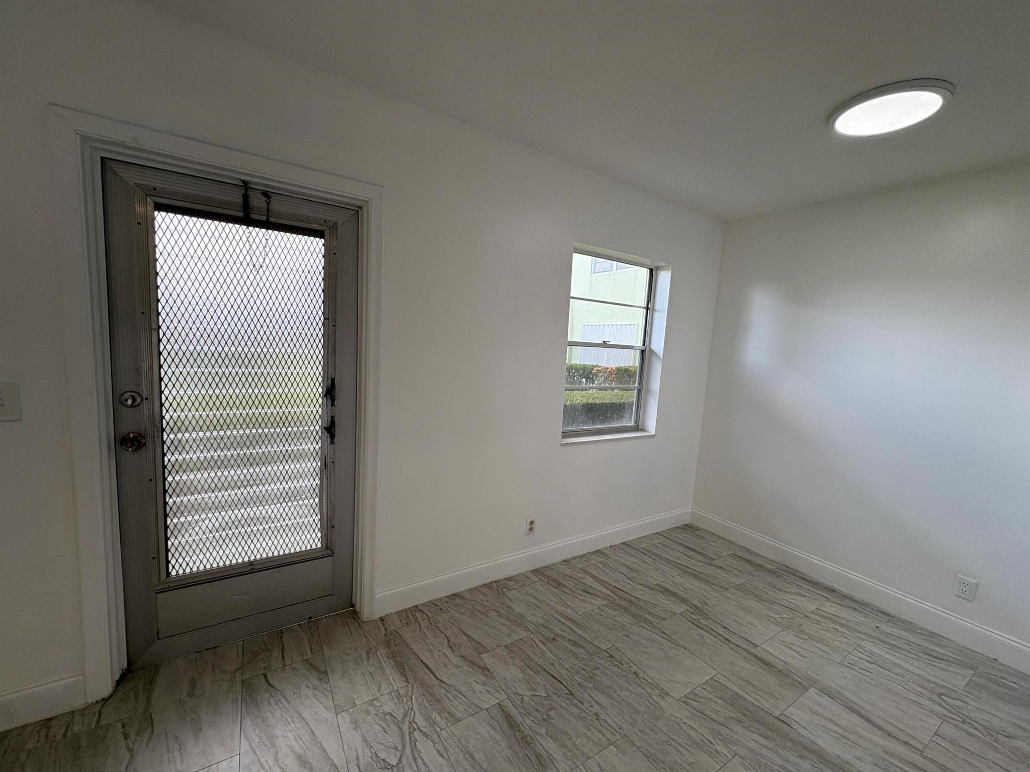 CENTURY VILLAGE / NORWICH - Residential Lease