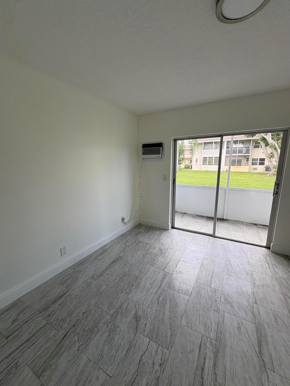 CENTURY VILLAGE / NORWICH - Residential Lease