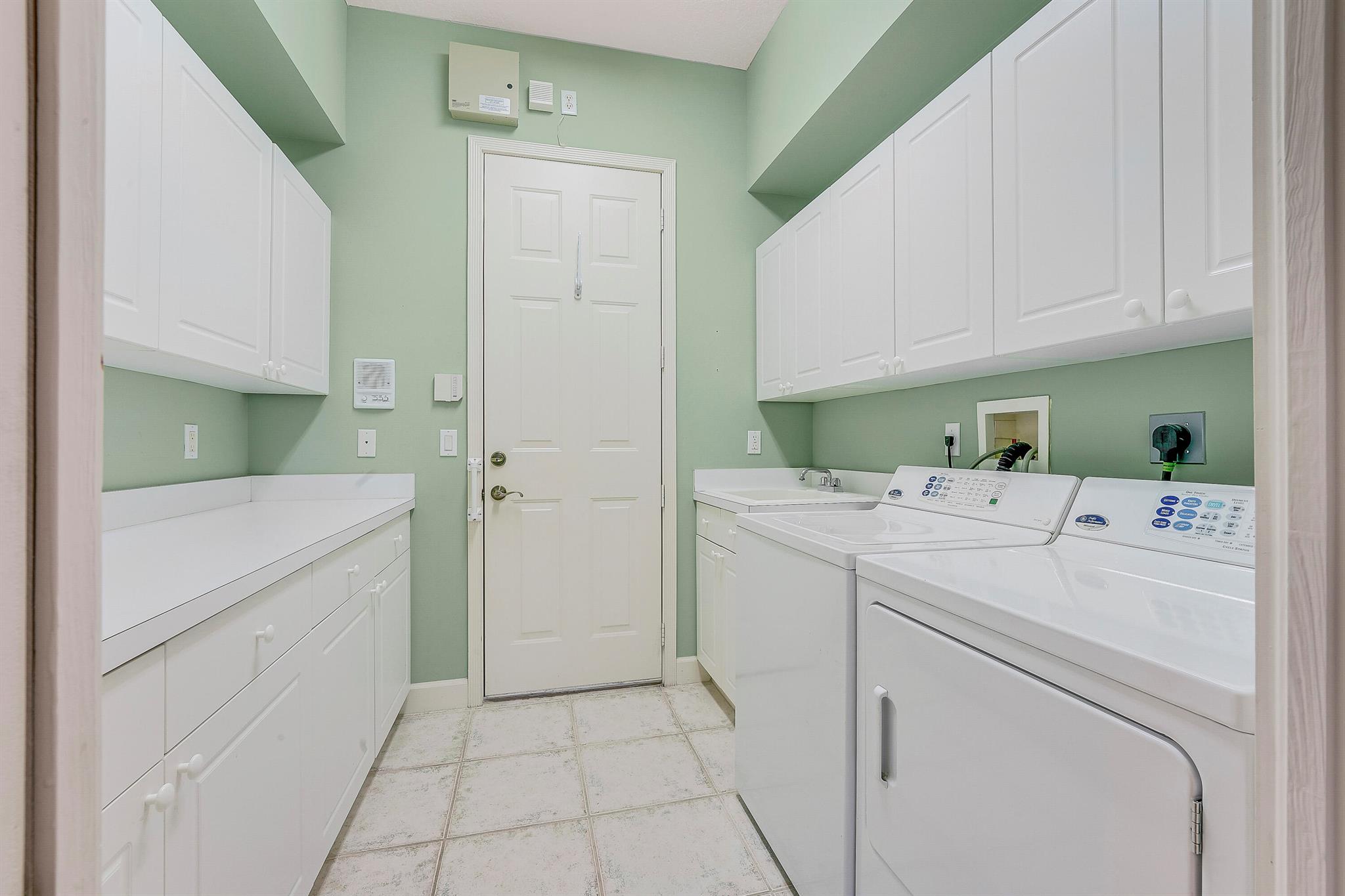 HOBE SOUND GOLF C;UB - Residential