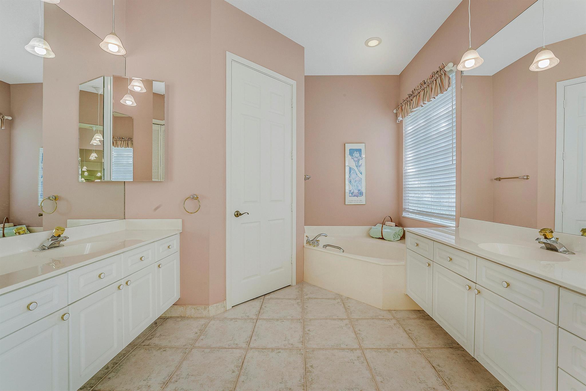 HOBE SOUND GOLF C;UB - Residential