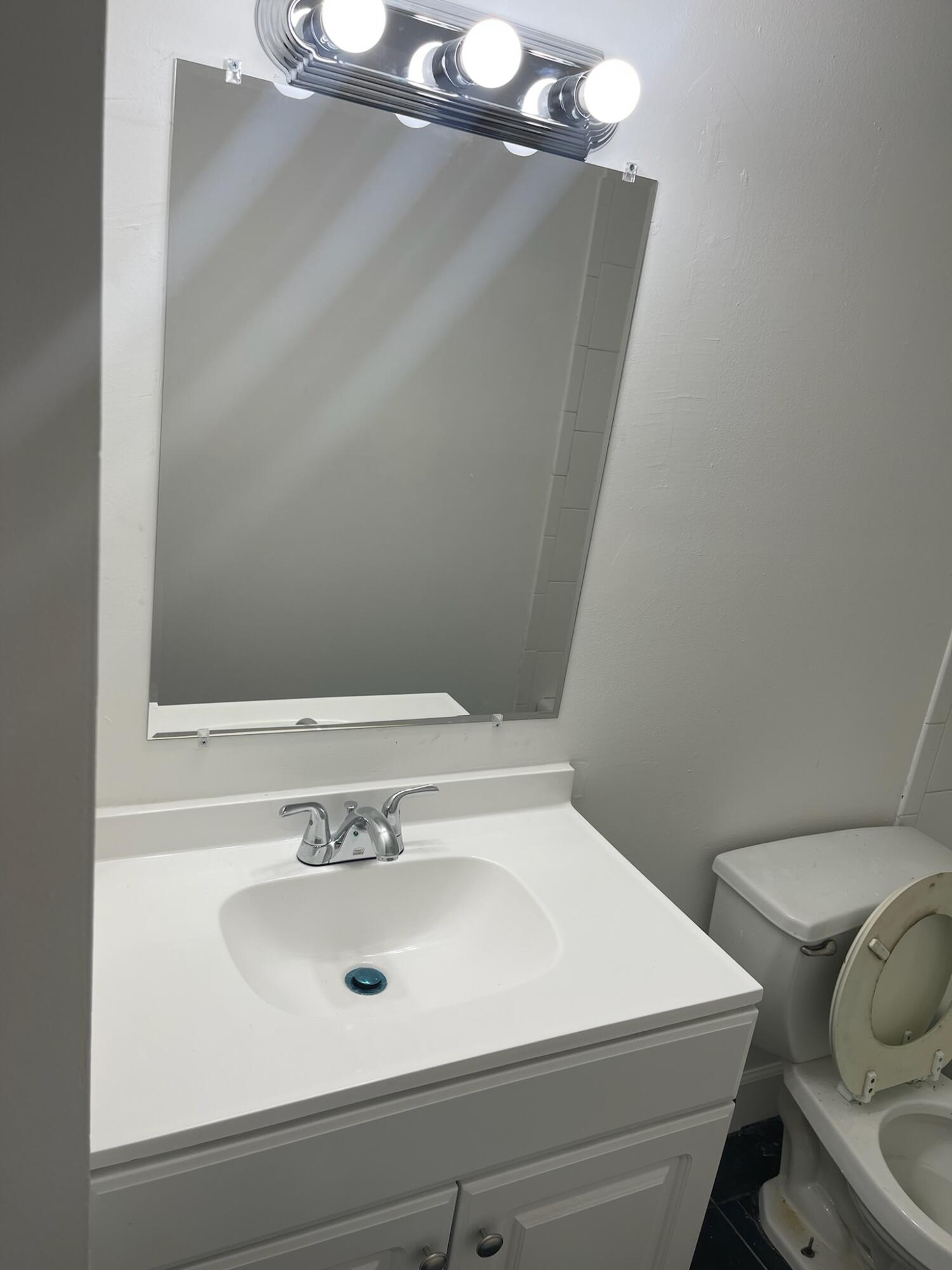 MARINER IV CONDO - Residential Lease