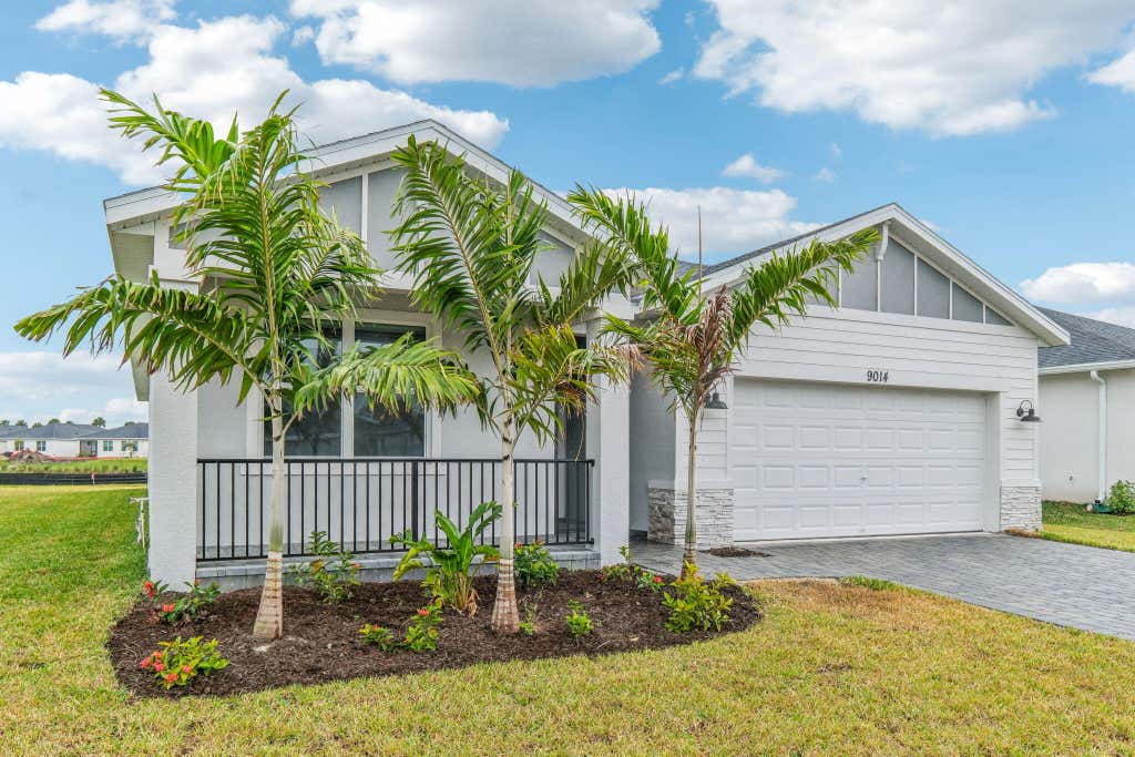 Photo of 9014 Dahlia Circle, Port Saint Lucie, FL 34987 (MLS # R11036120)