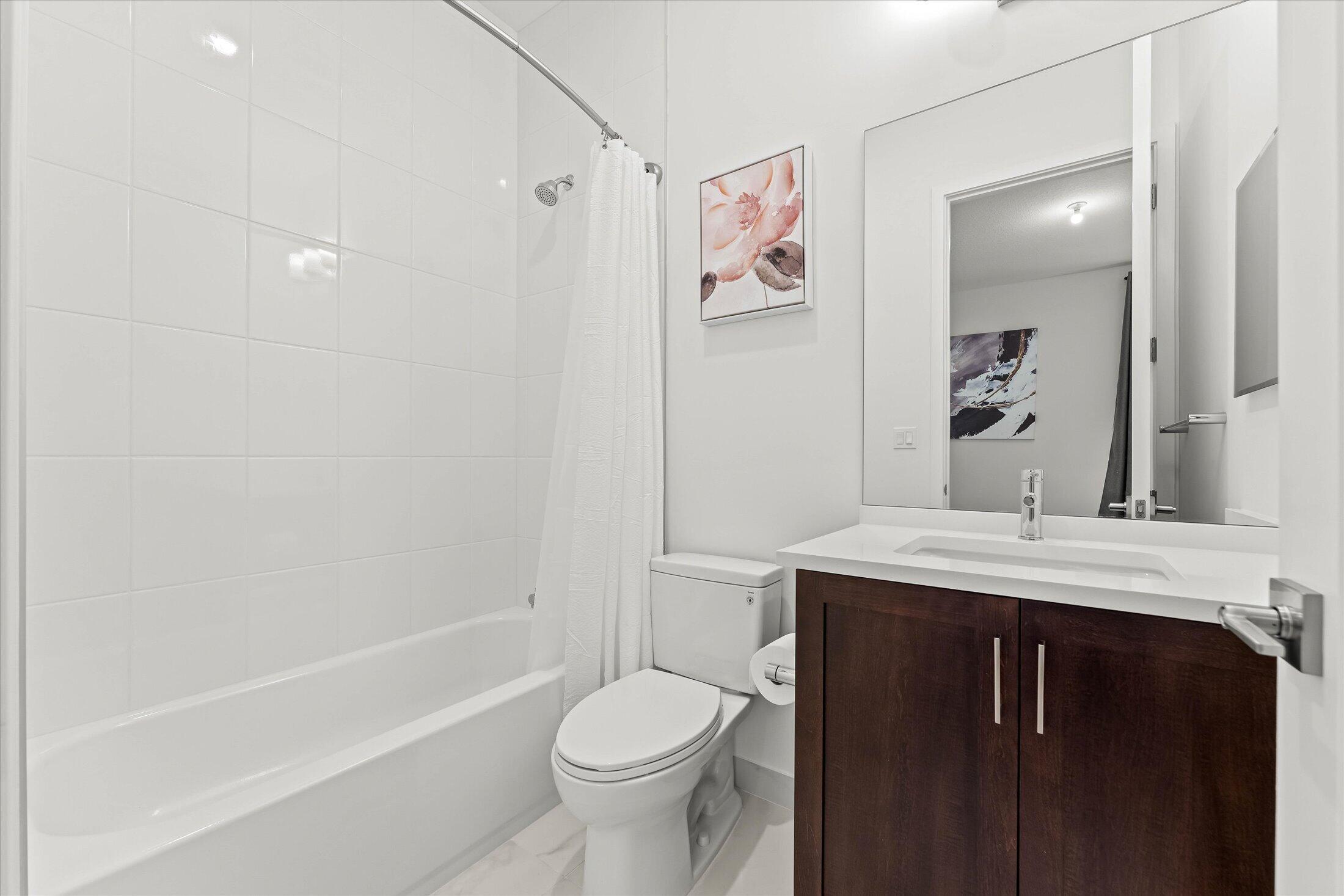 JOHNS WEST PUD/LOTUS EDGE - Residential Lease