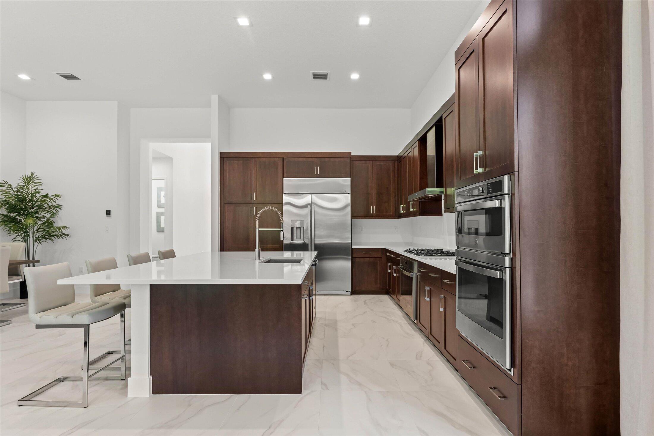 JOHNS WEST PUD/LOTUS EDGE - Residential Lease
