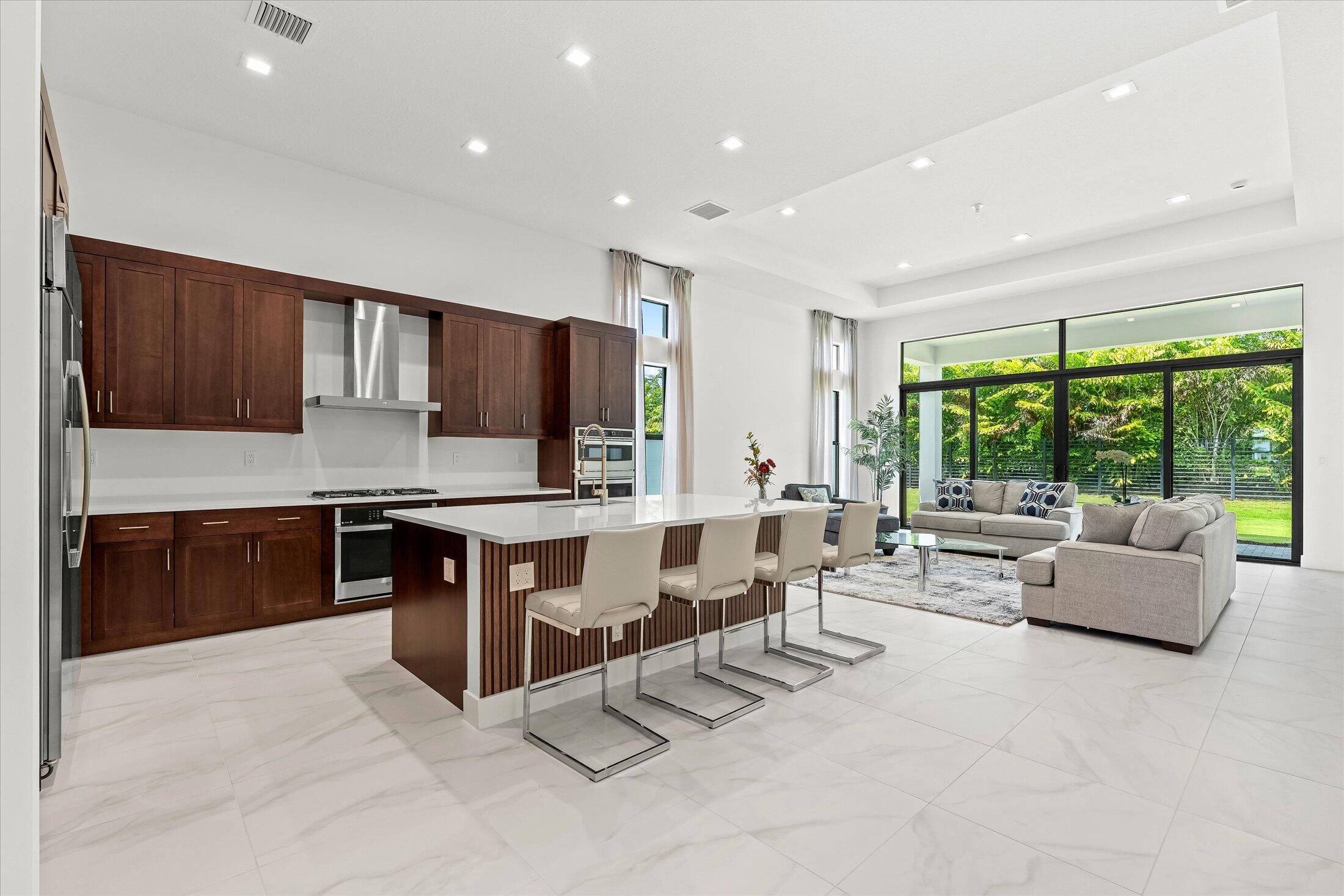 JOHNS WEST PUD/LOTUS EDGE - Residential Lease