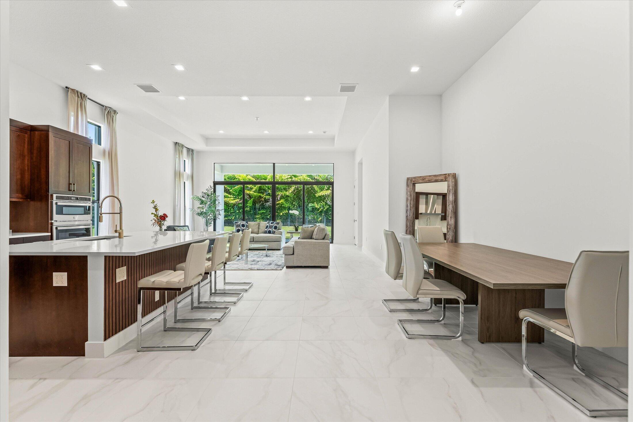 JOHNS WEST PUD/LOTUS EDGE - Residential Lease
