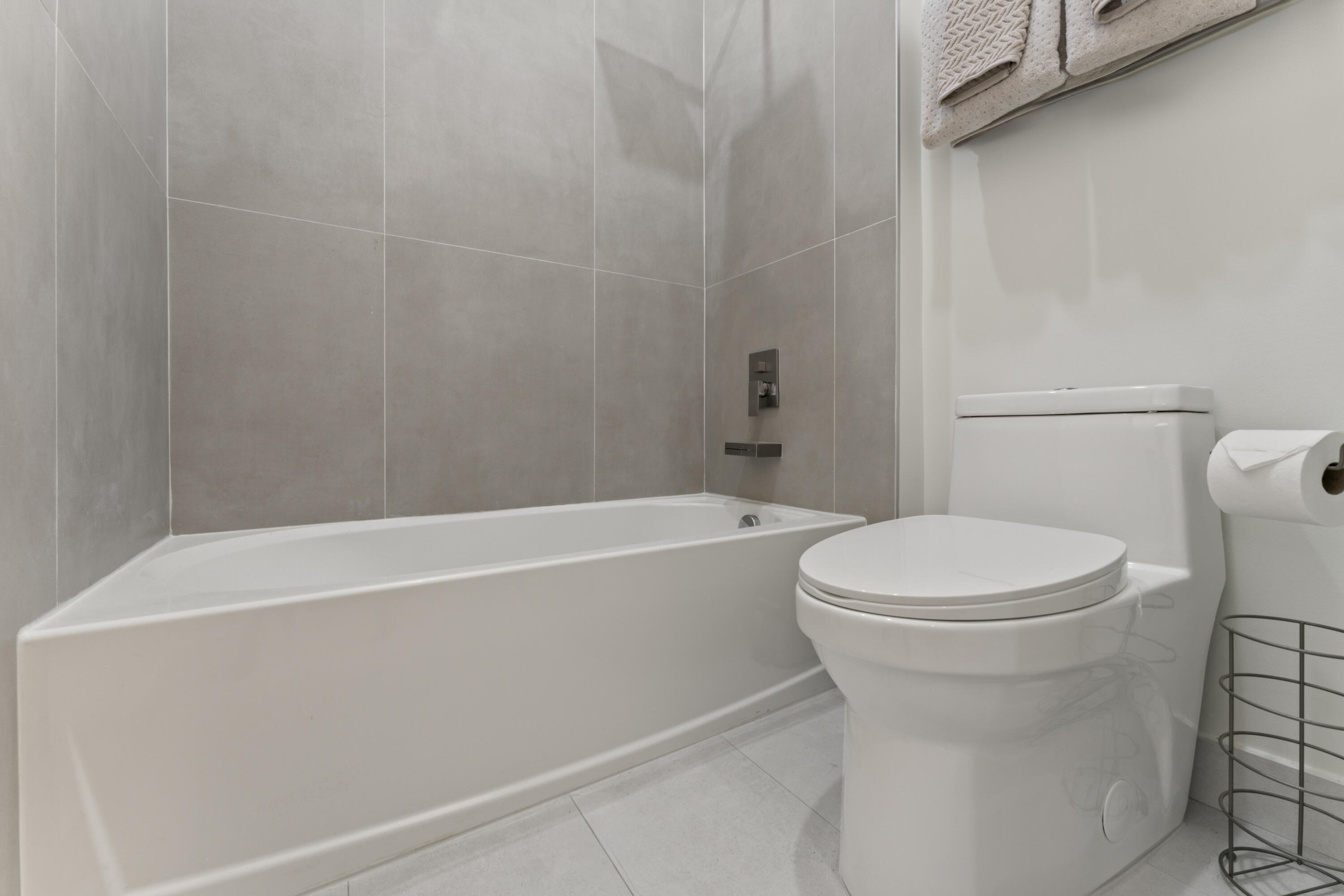 ROYAL PALM POLO PLAT - Residential