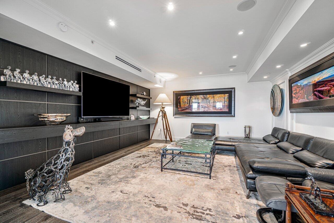 200 EAST PALMETTO PARK CO - Residential